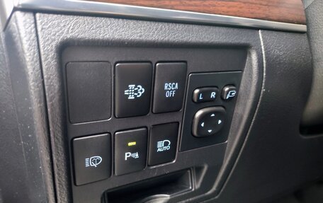 Toyota Land Cruiser 200, 2016 год, 5 600 000 рублей, 21 фотография