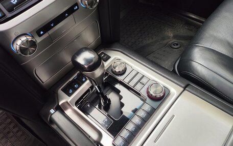 Toyota Land Cruiser 200, 2016 год, 5 600 000 рублей, 32 фотография