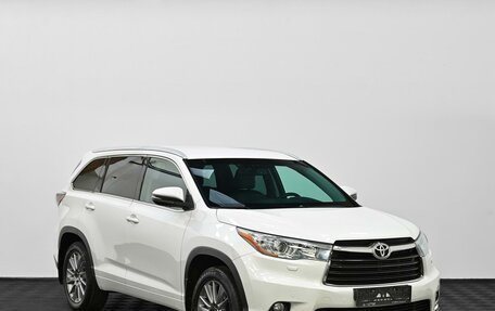 Toyota Highlander III, 2015 год, 2 649 000 рублей, 1 фотография