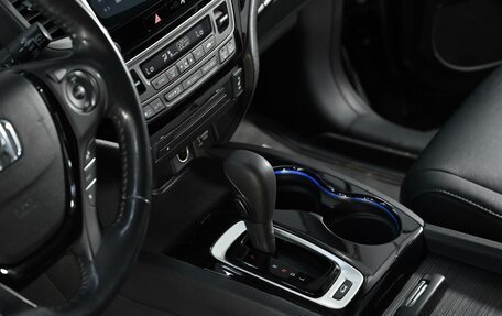 Honda Pilot III рестайлинг, 2016 год, 3 349 000 рублей, 9 фотография