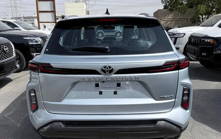 Toyota Urban Cruiser, 2026 год, 2 650 000 рублей, 3 фотография