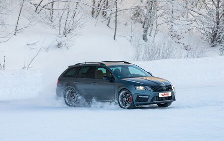 Skoda Octavia RS, 2019 год, 2 700 000 рублей, 11 фотография