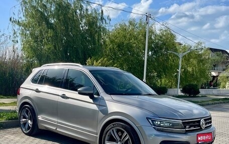 Volkswagen Tiguan II, 2018 год, 2 850 000 рублей, 1 фотография