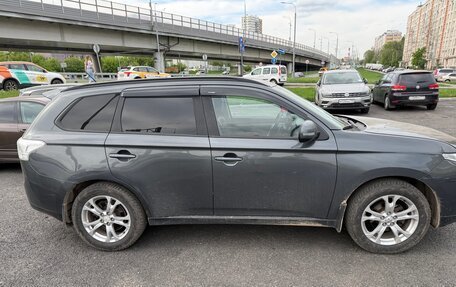 Mitsubishi Outlander III рестайлинг 3, 2012 год, 1 000 000 рублей, 2 фотография