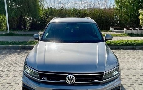 Volkswagen Tiguan II, 2018 год, 2 850 000 рублей, 2 фотография