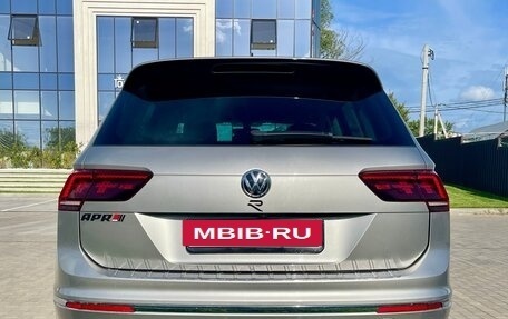 Volkswagen Tiguan II, 2018 год, 2 850 000 рублей, 3 фотография