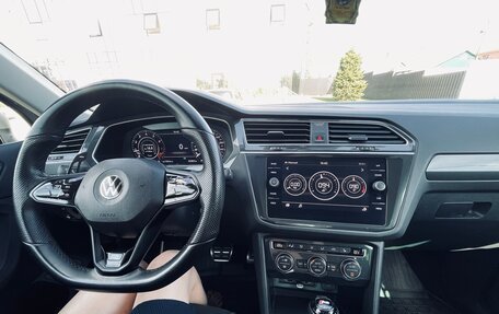 Volkswagen Tiguan II, 2018 год, 2 850 000 рублей, 17 фотография