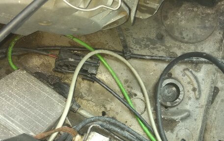 Mercedes-Benz S-Класс, 1984 год, 1 800 000 рублей, 25 фотография