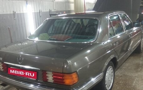 Mercedes-Benz S-Класс, 1984 год, 1 800 000 рублей, 14 фотография