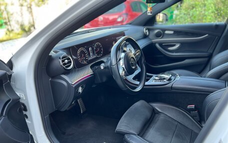 Mercedes-Benz E-Класс, 2018 год, 3 300 000 рублей, 5 фотография