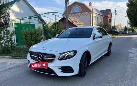 Mercedes-Benz E-Класс, 2018 год, 3 300 000 рублей, 4 фотография
