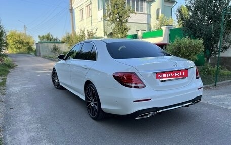 Mercedes-Benz E-Класс, 2018 год, 3 300 000 рублей, 2 фотография
