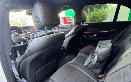 Mercedes-Benz E-Класс, 2018 год, 3 300 000 рублей, 7 фотография