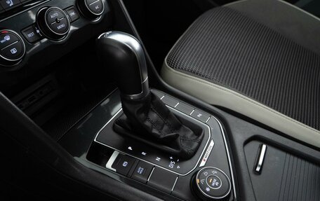 Volkswagen Tiguan II, 2019 год, 2 649 050 рублей, 18 фотография