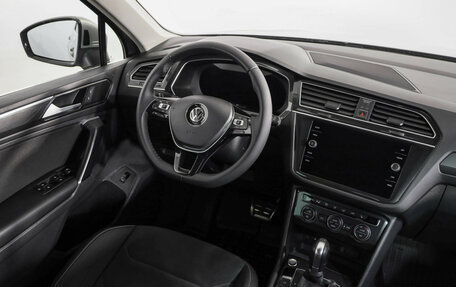 Volkswagen Tiguan II, 2017 год, 2 269 000 рублей, 9 фотография