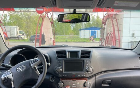 Toyota Highlander III, 2010 год, 1 750 000 рублей, 11 фотография