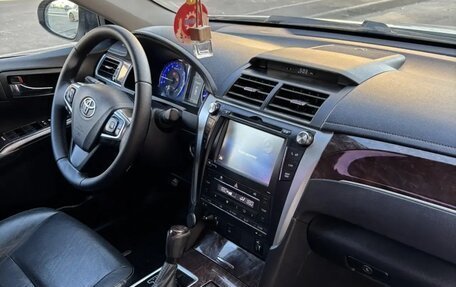 Toyota Camry, 2017 год, 1 920 000 рублей, 8 фотография
