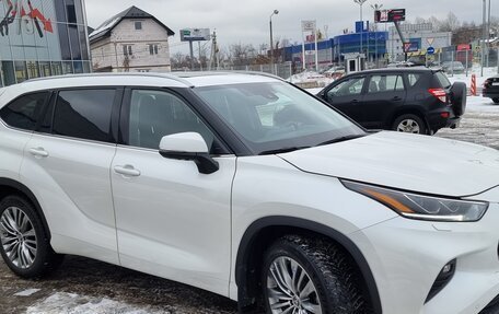 Toyota Highlander, 2021 год, 5 980 000 рублей, 4 фотография
