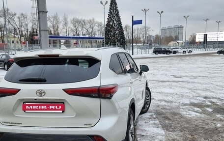 Toyota Highlander, 2021 год, 5 980 000 рублей, 2 фотография