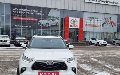 Toyota Highlander, 2021 год, 5 980 000 рублей, 3 фотография