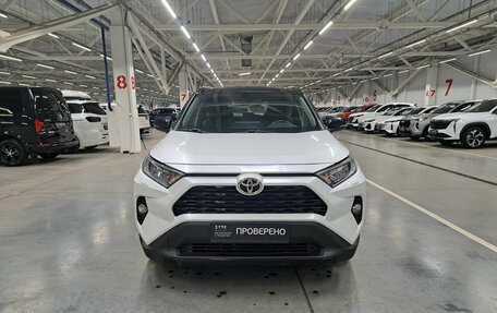 Toyota RAV4, 2021 год, 3 550 000 рублей, 2 фотография