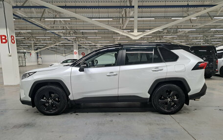 Toyota RAV4, 2021 год, 3 550 000 рублей, 10 фотография