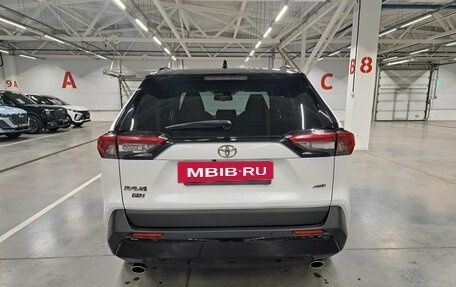 Toyota RAV4, 2021 год, 3 550 000 рублей, 7 фотография
