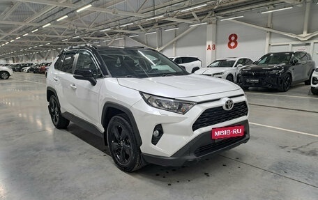 Toyota RAV4, 2021 год, 3 550 000 рублей, 3 фотография
