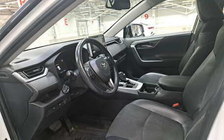 Toyota RAV4, 2021 год, 3 550 000 рублей, 20 фотография