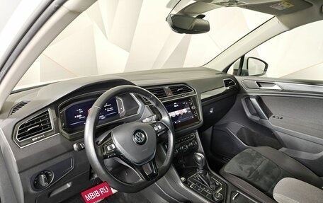Volkswagen Tiguan II, 2019 год, 3 270 000 рублей, 18 фотография
