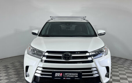 Toyota Highlander III, 2021 год, 4 450 000 рублей, 2 фотография