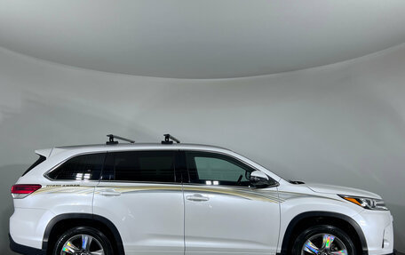 Toyota Highlander III, 2021 год, 4 450 000 рублей, 7 фотография