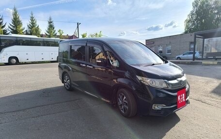 Honda Stepwgn IV, 2017 год, 2 050 000 рублей, 2 фотография