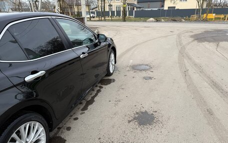 Toyota Camry, 2019 год, 2 550 000 рублей, 3 фотография