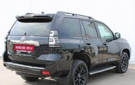 Toyota Land Cruiser Prado 150 рестайлинг 2, 2021 год, 5 200 000 рублей, 6 фотография