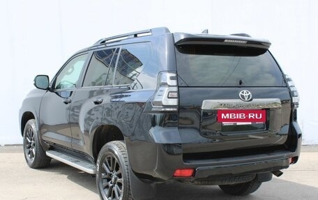Toyota Land Cruiser Prado 150 рестайлинг 2, 2021 год, 5 200 000 рублей, 4 фотография