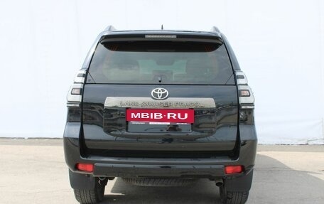Toyota Land Cruiser Prado 150 рестайлинг 2, 2021 год, 5 200 000 рублей, 5 фотография