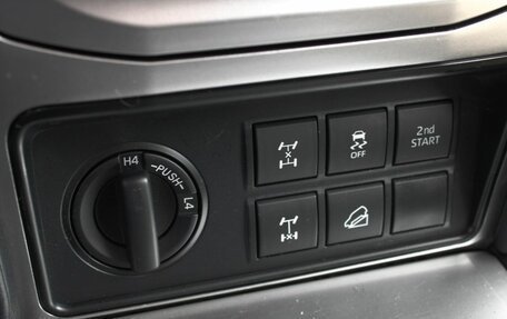 Toyota Land Cruiser Prado 150 рестайлинг 2, 2021 год, 5 200 000 рублей, 14 фотография