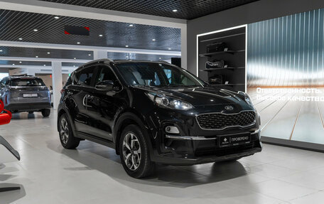 KIA Sportage IV рестайлинг, 2018 год, 2 440 000 рублей, 2 фотография