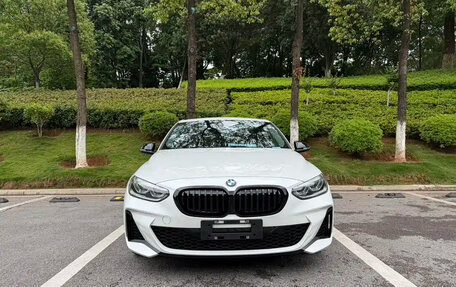 BMW 1 серия, 2022 год, 1 722 000 рублей, 2 фотография