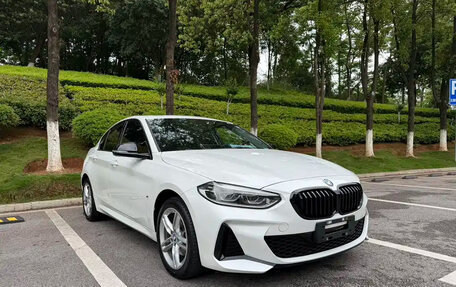 BMW 1 серия, 2022 год, 1 722 000 рублей, 3 фотография