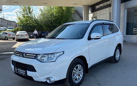 Mitsubishi Outlander III рестайлинг 3, 2012 год, 1 330 000 рублей, 3 фотография