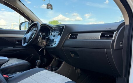 Mitsubishi Outlander III рестайлинг 3, 2012 год, 1 330 000 рублей, 12 фотография