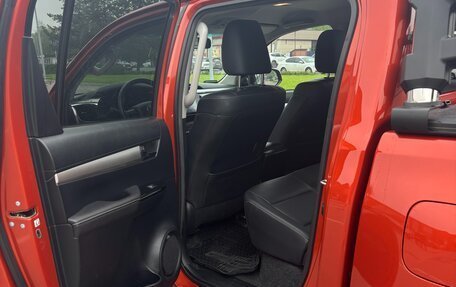 Toyota Hilux VIII, 2018 год, 4 650 000 рублей, 14 фотография