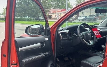 Toyota Hilux VIII, 2018 год, 4 650 000 рублей, 13 фотография