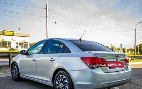Chevrolet Cruze II, 2010 год, 658 000 рублей, 5 фотография