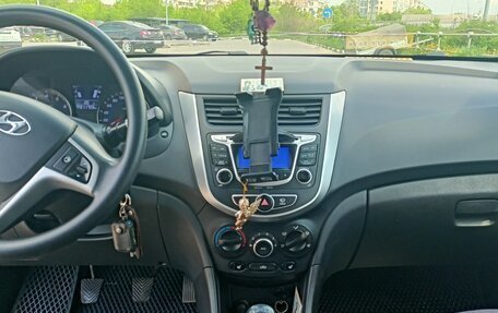Hyundai Solaris II рестайлинг, 2013 год, 670 000 рублей, 15 фотография