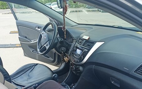 Hyundai Solaris II рестайлинг, 2013 год, 670 000 рублей, 19 фотография