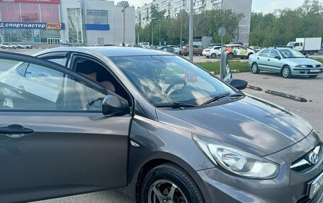 Hyundai Solaris II рестайлинг, 2013 год, 670 000 рублей, 18 фотография