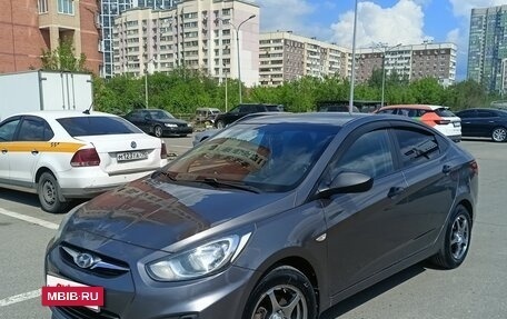 Hyundai Solaris II рестайлинг, 2013 год, 670 000 рублей, 24 фотография
